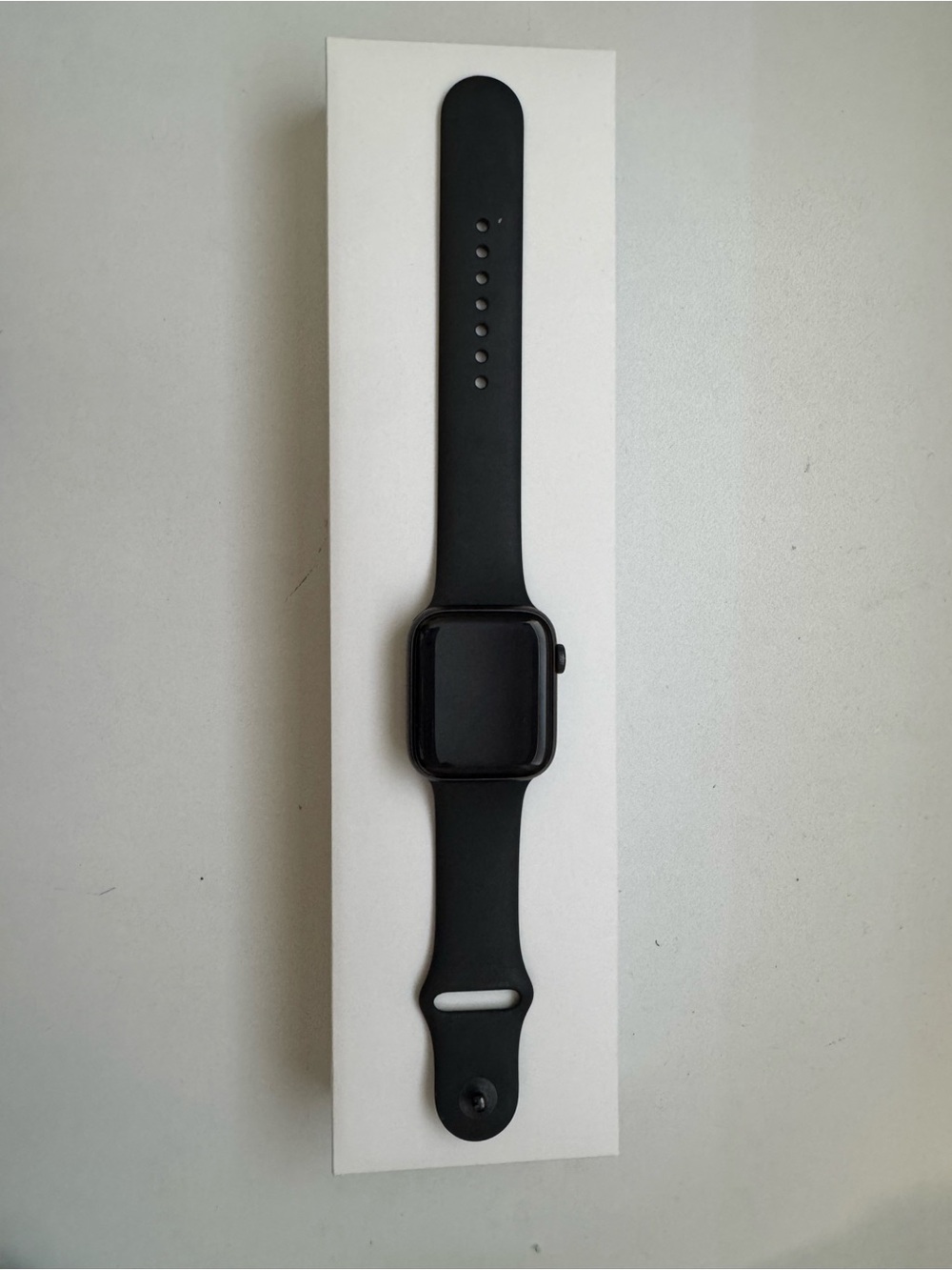 Apple Watch SE 44mm Like New with bands